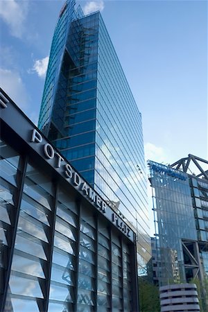 potsdamerplatz bahnhof - Potsdamerplatz Bahnhof and Sony Center, Berlin, Germany Foto de stock - Con derechos protegidos, Código: 700-01037410