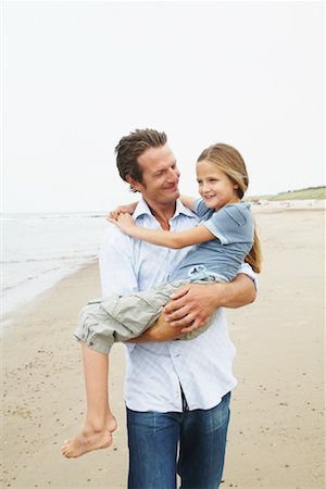 simsearch:700-00190210,k - Portrait of Father and Daughter at Beach Fotografie stock - Rights-Managed, Codice: 700-01042895