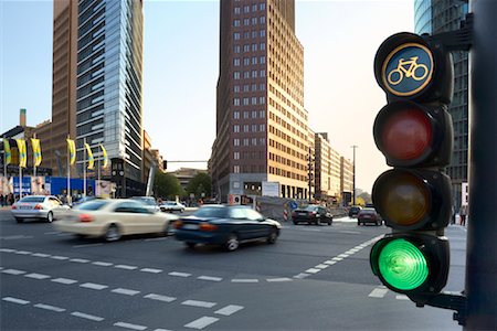 feu vert - Intersection, Potsdamer Platz, Berlin, Allemagne Photographie de stock - Rights-Managed, Code: 700-01043577