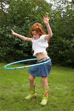 simsearch:700-01072069,k - Girl Playing Outdoors Stock Photo - Rights-Managed, Code: 700-01072072
