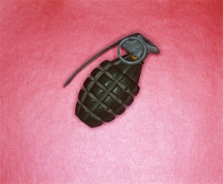 explosif - Grenade à main ancien Photographie de stock - Rights-Managed, Code: 700-01072336