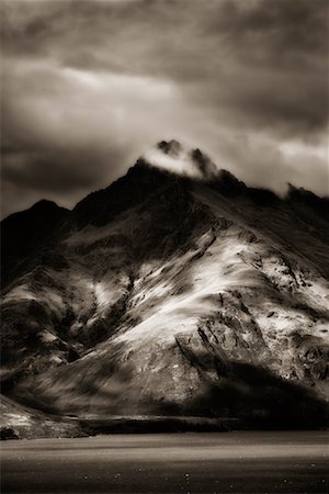 remarkable mountains - Les montagnes remarquables, Queenstown, Nouvelle-Zélande Photographie de stock - Rights-Managed, Code: 700-01072465