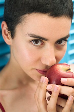 sperlonga italy - Portrait of Woman with Apple Stock Photo - Rights-Managed, Code: 700-01083260