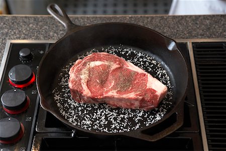 Steak in Skillet Stock Photo - Rights-Managed, Code: 700-01083435
