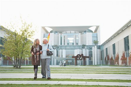 simsearch:600-02637314,k - Women in Front of the Bundeskanzleramt, Berlin, Germany Stock Photo - Rights-Managed, Code: 700-01100261