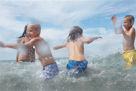 Children at the Beach, Barrie, Ontario, Canada Stock Photo - Rights-Managed, Code: 700-01110111