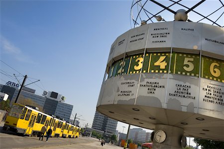 simsearch:700-00062435,k - World Time Clock, Alexander Platz, Berlin, Germany Foto de stock - Con derechos protegidos, Código: 700-01112474