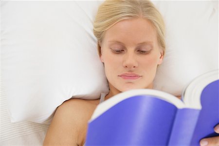 simsearch:700-00062758,k - Woman Reading in Bed Stock Photo - Rights-Managed, Code: 700-01164998