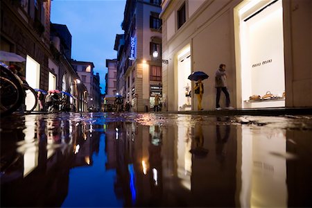 rainy italy - People Shopping, Florence, Italy Stock Photo - Rights-Managed, Code: 700-01185580