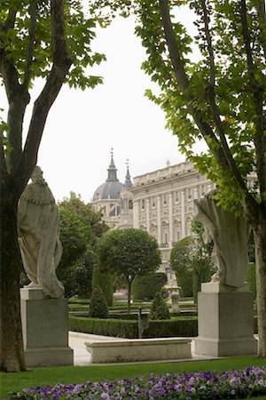 simsearch:841-02710705,k - Palacio Real, Plaza de Oriente, Madrid, Spain Stock Photo - Rights-Managed, Code: 700-01183320