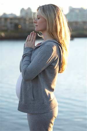 simsearch:600-01374341,k - Pregnant Woman Outdoors Stock Photo - Rights-Managed, Code: 700-01194725