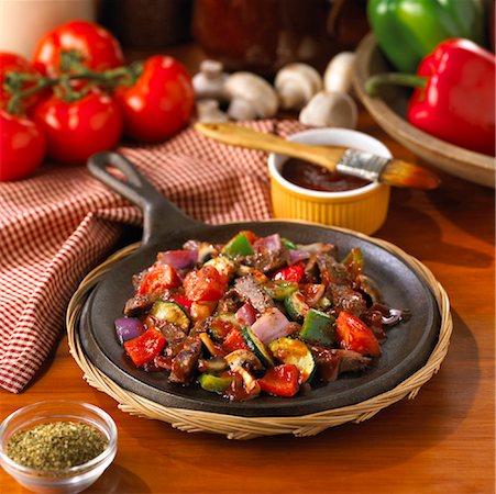 simsearch:700-03451646,k - Steak poêle Photographie de stock - Rights-Managed, Code: 700-01195931