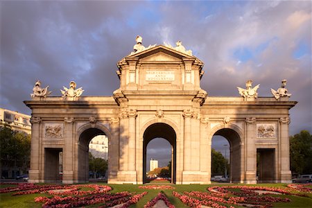 plaza de la independencia - Puerta de Alcala, Plaza de la Independencia, Madrid, Spain Foto de stock - Con derechos protegidos, Código: 700-01196384