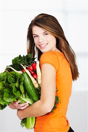 simsearch:700-00549166,k - Portrait de jeune fille avec des légumes Photographie de stock - Rights-Managed, Code: 700-01196782