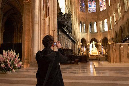 Man Taking Picture Inside Church, Paris, France Foto de stock - Con derechos protegidos, Código: 700-01198813