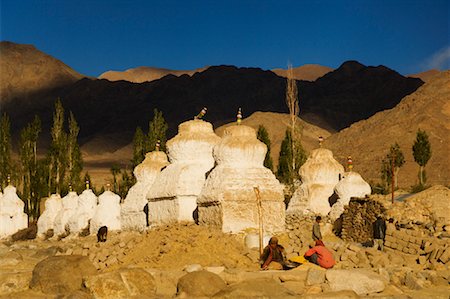 Les gens visitant Chortens, Tikse, Ladakh, Inde Photographie de stock - Rights-Managed, Code: 700-01200134
