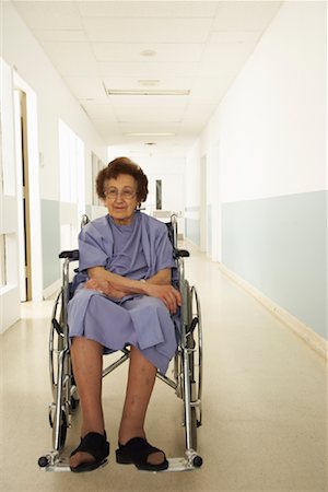 Femme en fauteuil roulant à l'hôpital Photographie de stock - Rights-Managed, Code: 700-01224108