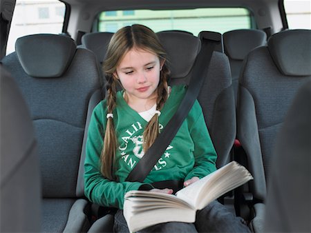 simsearch:700-01223441,k - Portrait de jeune fille dans la voiture Photographie de stock - Rights-Managed, Code: 700-01223445