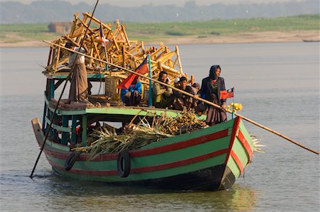 simsearch:700-01223885,k - People on Boat Crossing Ayeyarwady River, Bagan, Myanmar Stock Photo - Rights-Managed, Code: 700-01223886