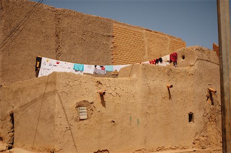 Linge suspendu par bâtiment, Bamako, Mali, Afrique Photographie de stock - Rights-Managed, Code: 700-01235146