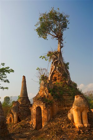simsearch:700-01248558,k - Shwe Inn Thein Stupas, Indein, Myanmar Stock Photo - Rights-Managed, Code: 700-01248526