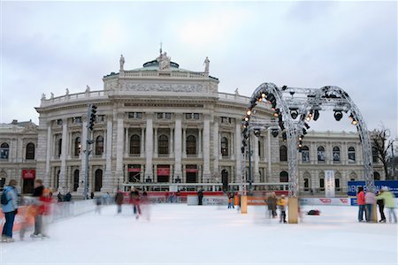 Patin à glace, Burgtheater, Vienne, Autriche Photographie de stock - Rights-Managed, Code: 700-01249120