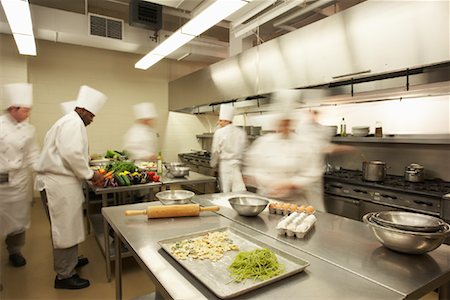 fotografía a intervalos - Chefs in Kitchen Foto de stock - Con derechos protegidos, Código: 700-01275214