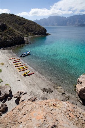 simsearch:700-03466781,k - Kayaks sur la plage, la mer de Cortez. Baja California, Mexique Photographie de stock - Rights-Managed, Code: 700-01275423