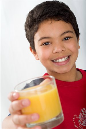 simsearch:700-01380898,k - Boy with Orange Juice Foto de stock - Direito Controlado, Número: 700-01276522