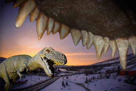 Dinosaurier-Statuen, Drumheller, Alberta, Kanada Stockbilder - Lizenzpflichtiges, Bildnummer: 700-01344418