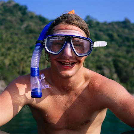 simsearch:6109-06195375,k - Portrait of Snorkeler Fotografie stock - Rights-Managed, Codice: 700-01345097