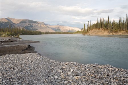 parque nacional nahanni - Nahanni River, Nahanni National Park Reserve, Northwest Territories, Canada Foto de stock - Direito Controlado, Número: 700-01345186