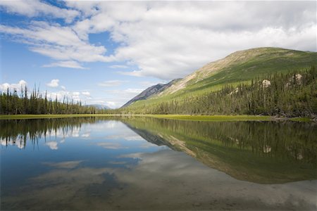 Oxbow Lake, Parc National Nahanni, Territoires du Nord-Ouest, Canada Photographie de stock - Rights-Managed, Code: 700-01345188