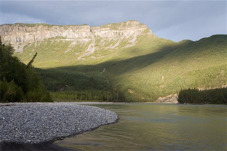 parc national de nahanni - La rivière Nahanni, réserve de parc National Nahanni, Territoires du Nord-Ouest, Canada Photographie de stock - Rights-Managed, Code: 700-01345194