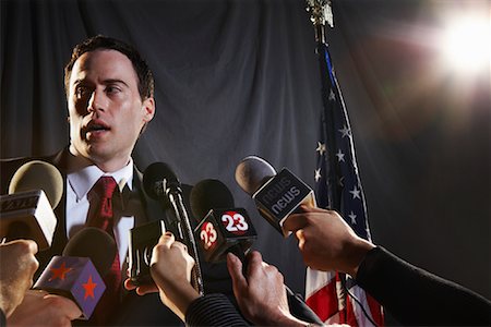 Reporters Interviewing Politician Foto de stock - Con derechos protegidos, Código: 700-01459180