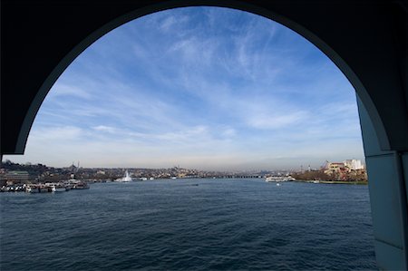 View of the Bosphorus From the Galata Bridge, Istanbul, Turkey Foto de stock - Con derechos protegidos, Código: 700-01519377