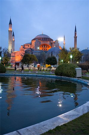 simsearch:700-07784141,k - Mosquée Sainte-Sophie à la nuit tombante, Istanbul, Turquie Photographie de stock - Rights-Managed, Code: 700-01519395