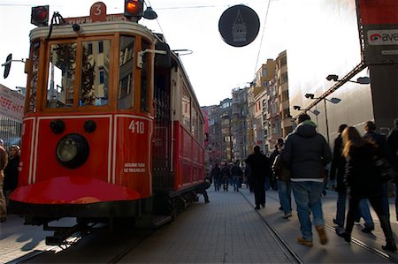 simsearch:841-05846123,k - Tramway sur l'Avenue de l'indépendance, la place Taksim, Istanbul, Turquie Photographie de stock - Rights-Managed, Code: 700-01519401