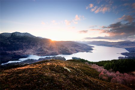 Ben lieu et Loch Katrine, Loch Lomond et le Parc National Trossachs Trossachs, Écosse, ru Photographie de stock - Rights-Managed, Code: 700-01538821