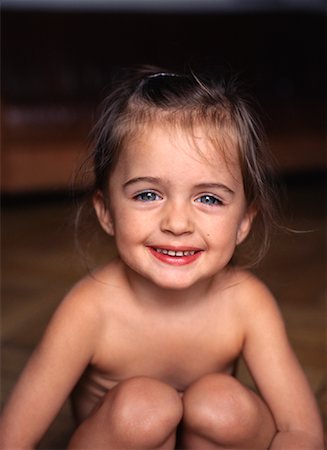 simsearch:700-03015229,k - Portrait of Little Girl Foto de stock - Con derechos protegidos, Código: 700-01539055