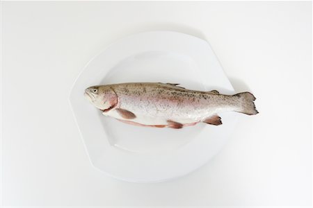 Rainbow Trout on Plate Foto de stock - Con derechos protegidos, Código: 700-01575400