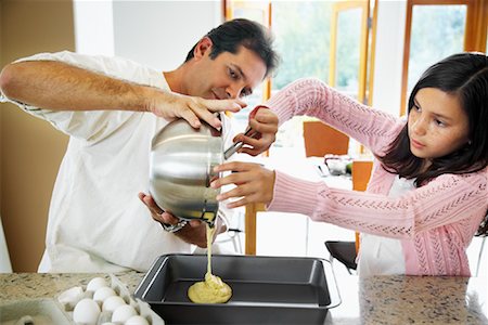 simsearch:700-01572115,k - Father and Daughter Baking Foto de stock - Direito Controlado, Número: 700-01579463