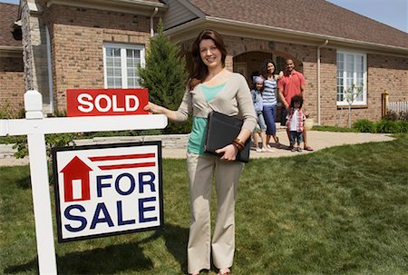 sold - Real Estate Agent by Sold Sign Stock Photo - Rights-Managed, Code: 700-01571980