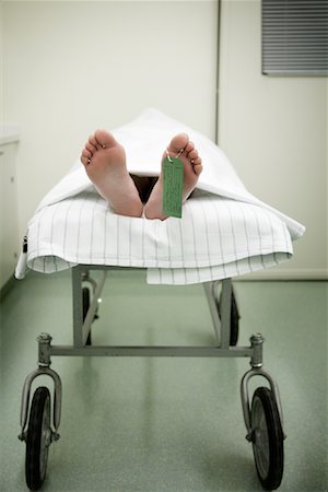 Body With Toe Tag, on Stretcher Fotografie stock - Rights-Managed, Codice: 700-01586934