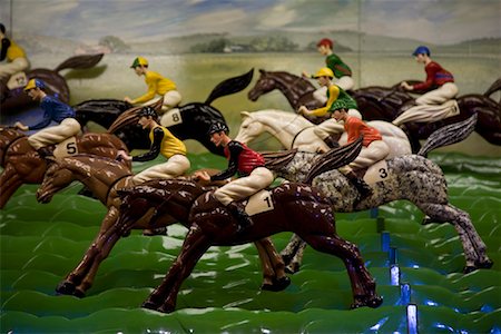 Horse Racing Game at Amusement Park Foto de stock - Con derechos protegidos, Código: 700-01581788
