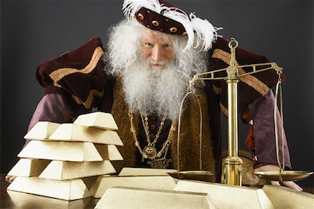 King Weighing Gold Bars Stock Photo - Rights-Managed, Code: 700-01582209