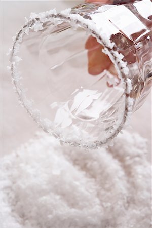 Glass Being Rimmed with Salt Foto de stock - Con derechos protegidos, Código: 700-01595765