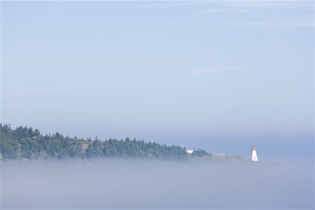 Phare dans le brouillard, Tiverton, Nova Scotia, Canada Photographie de stock - Rights-Managed, Code: 700-01614469