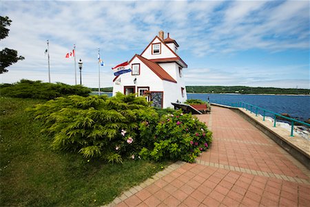 Fort Point Lighthouse, Liverpool, Nova Scotia, Canada Foto de stock - Con derechos protegidos, Código: 700-01614473
