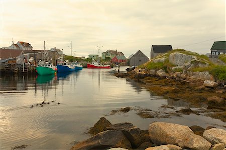 simsearch:700-00017195,k - Bateaux de pêche au large de Peggy Cove, Nouvelle-Écosse, Canada Photographie de stock - Rights-Managed, Code: 700-01614482